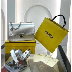 Fendi 2020 여성용 펜디 칸 유 백