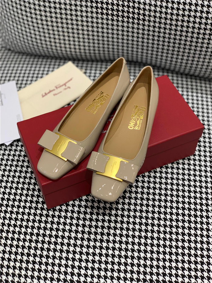 FERRAGAMO 페레가모 여성용 단화 F43909