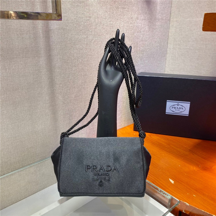 PRADA  프라다 나일론 크로스백 1BD666