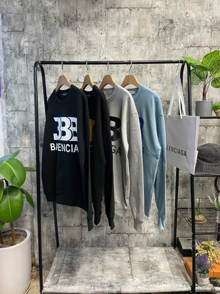 BALENCIAGA  발렌시아가 BBB 로고맨투맨