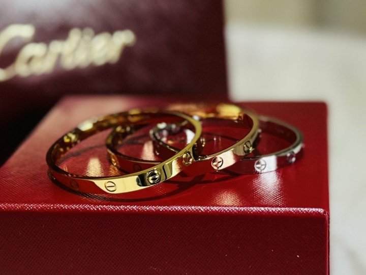 Cartier 까르띠에 LOVE SMALL 다이아몬드 파베 세팅