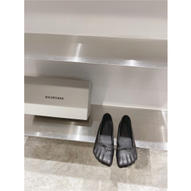 BALENCIAGA 발렌시아가 여성용 단화 B51241