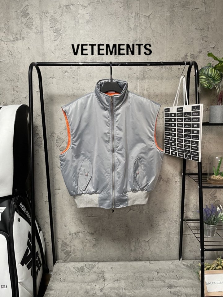 Vetements  베트멍 백패치 항공조끼