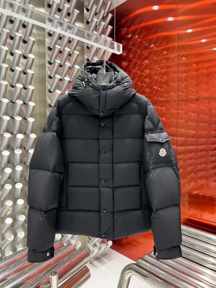 MONCLER 몽클레어 새드로고 덕다운 패딩 68