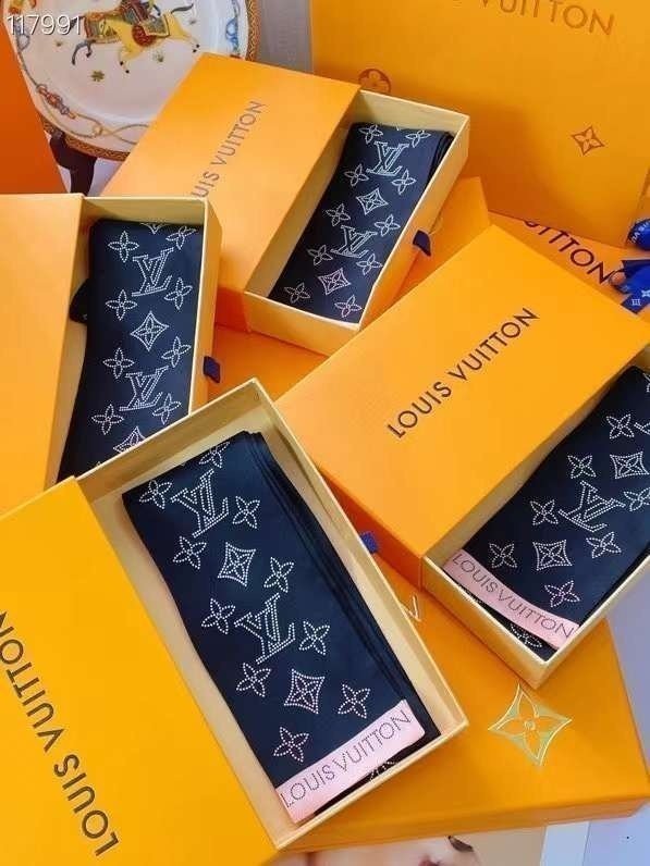 LOUIS VUITTON 루이비통 방도스카프 / 쁘띠스카프