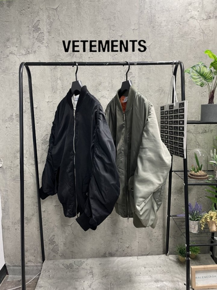 VETEMENTS 베트멍 샤링 패치항공