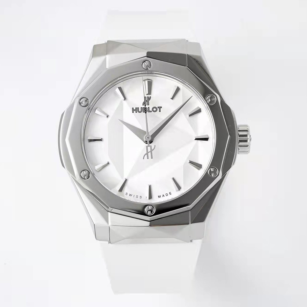 HUBLOT 위블로 클래식 퓨전 올리스킨 화이트 550.OS.2200.RW.ORL20