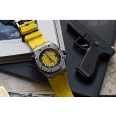 AUDEMARS PIGUET  오데마피게 로얄오크 오프쇼어 다이버 옐로우 러버밴드