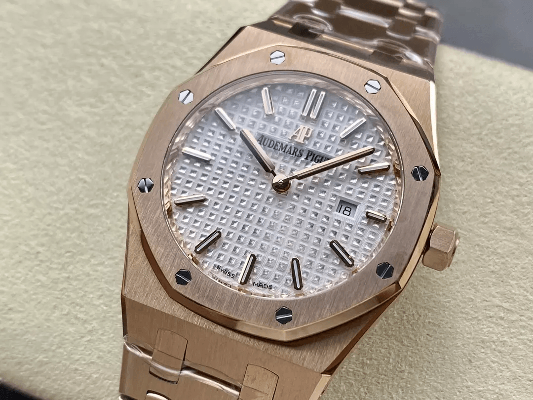 AUDEMARS PIGUET 오데마피게 로얄오크 흰판 금통 33mm 여성용