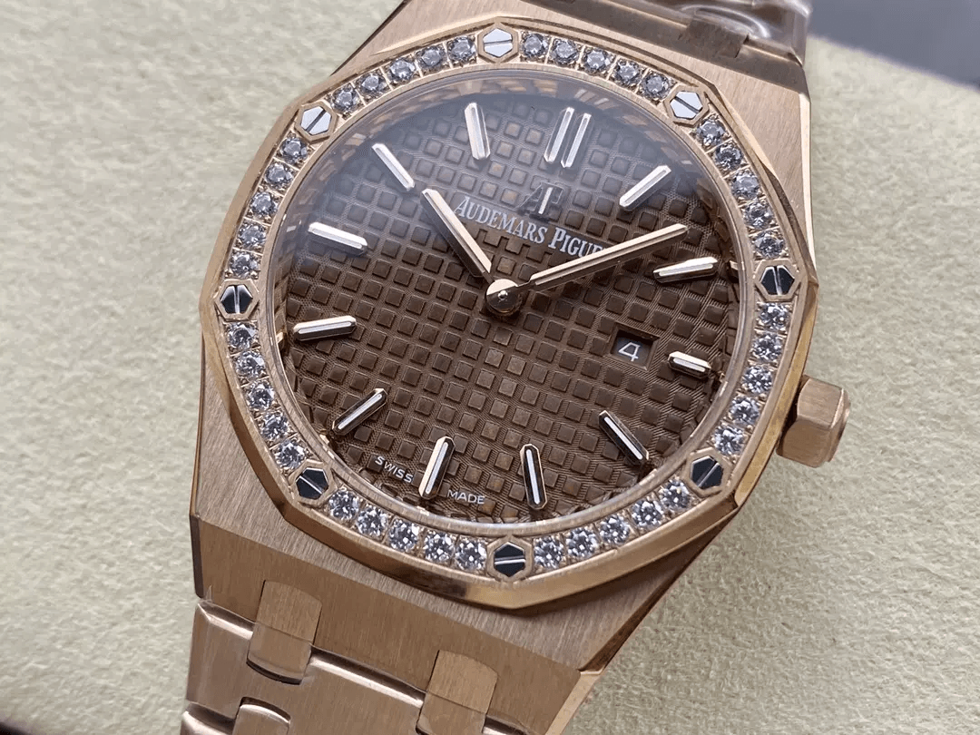 AUDEMARS PIGUET 오데마피게 로얄오크 브라운 다이얼 금통 다이아 베젤 33mm 여성용