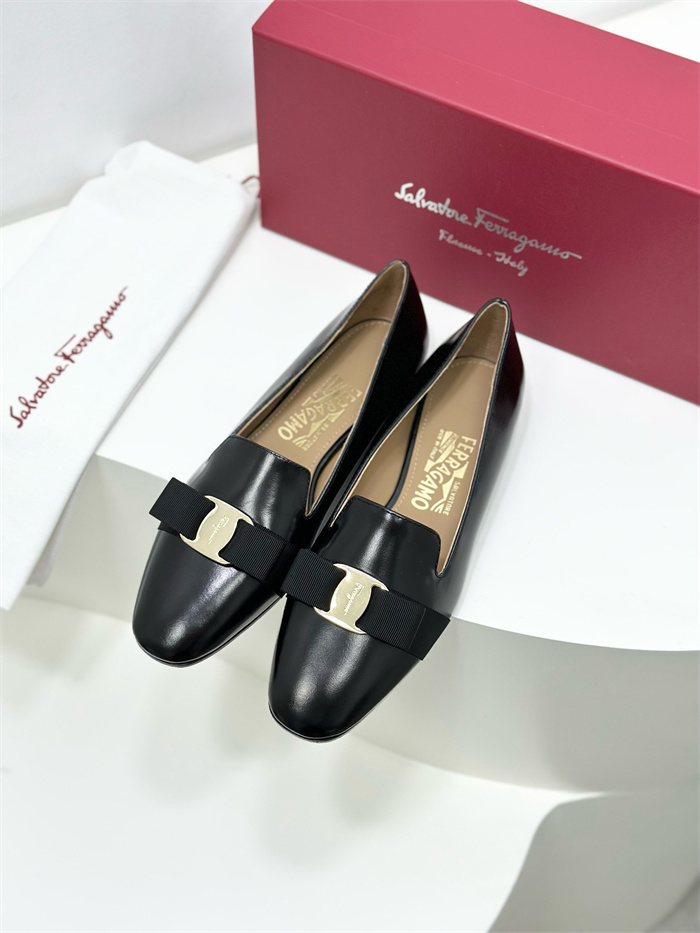 FERRAGAMO 페레가모 여성용 로퍼 F64221-2 2024/신상