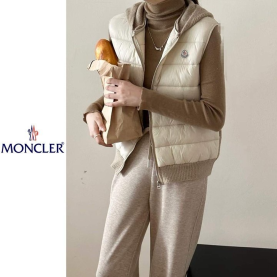 MONCLER 몽클레어 니트 후드 패딩조끼