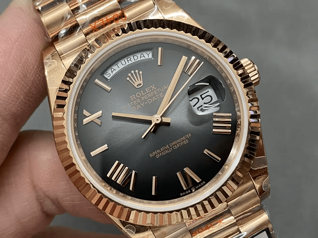 ROLEX 로렉스 데이데이트 로즈 골드 검판 40mm m228238