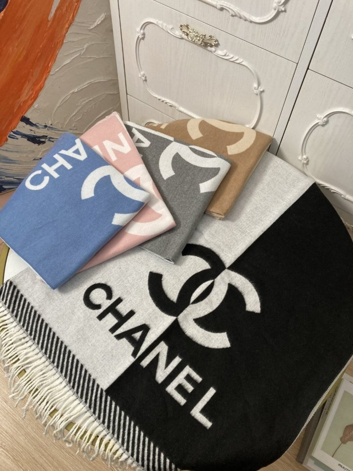 CHANEL 샤넬 중앙로고 목도리