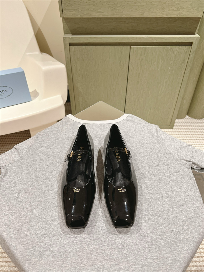 PRADA 프라다 여성용 단화 P53334-2 2024/신상 2COLOR