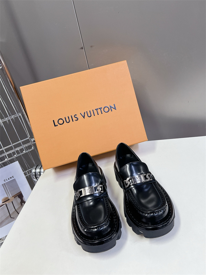 LOUIS VUITTON 루이비통 남여공용 로퍼 L39578-1 2024/신상 2COLOR