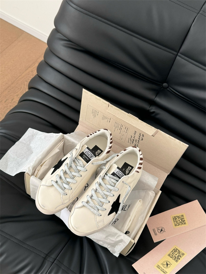 GOLDEN GOOSE 골든구스 여성용 스니커즈 G70622-2 2024/신상