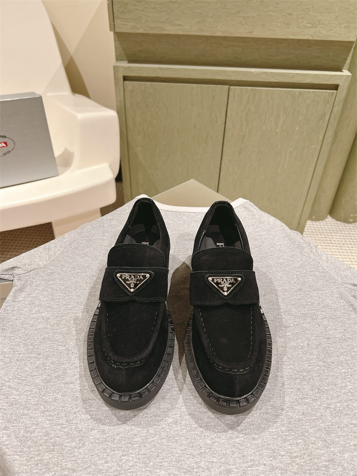 PRADA 프라다 남여공용 로퍼 P74533-1 2024/신상 2COLOR