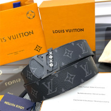 LOUIS VUITTON 루이비통 남성용 벨트 4.0CM L93944-1 2024/신상