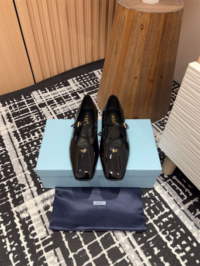 PRADA 프라다 여성용 단화 P42324-1 2024/신상 2COLOR